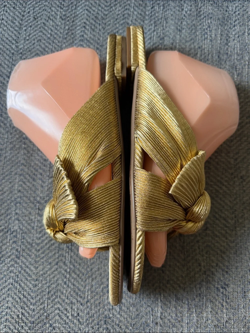 Saks Fifth Avenue Gold Metallic Bow Sandals Size: 39